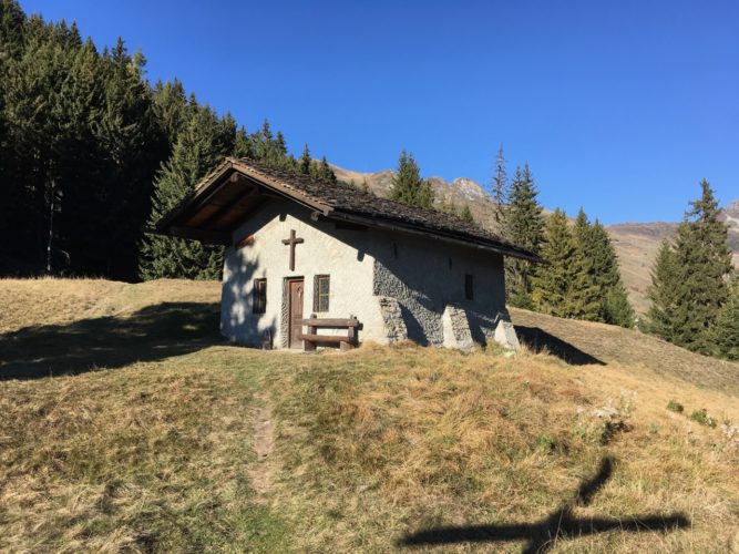 Kleine Kapelle am Berg